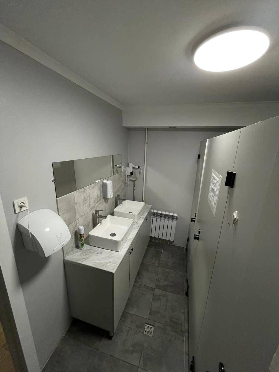 Hostel Nomad Алматы Экстерьер фото