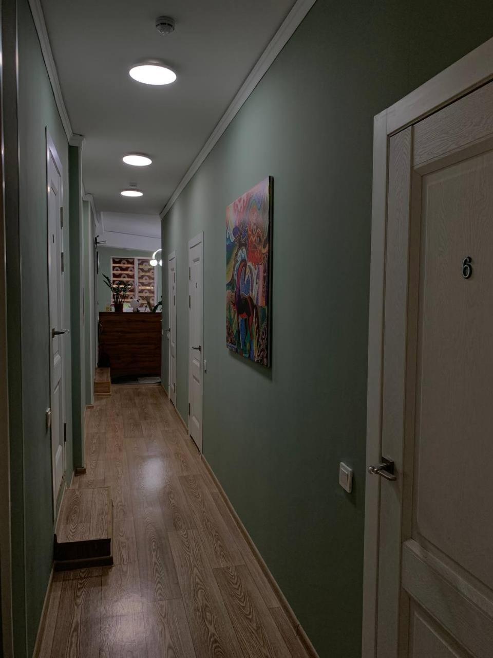 Hostel Nomad Алматы Экстерьер фото